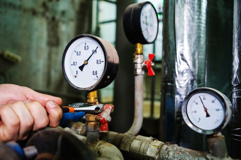 Pressure Regulator Adjustment